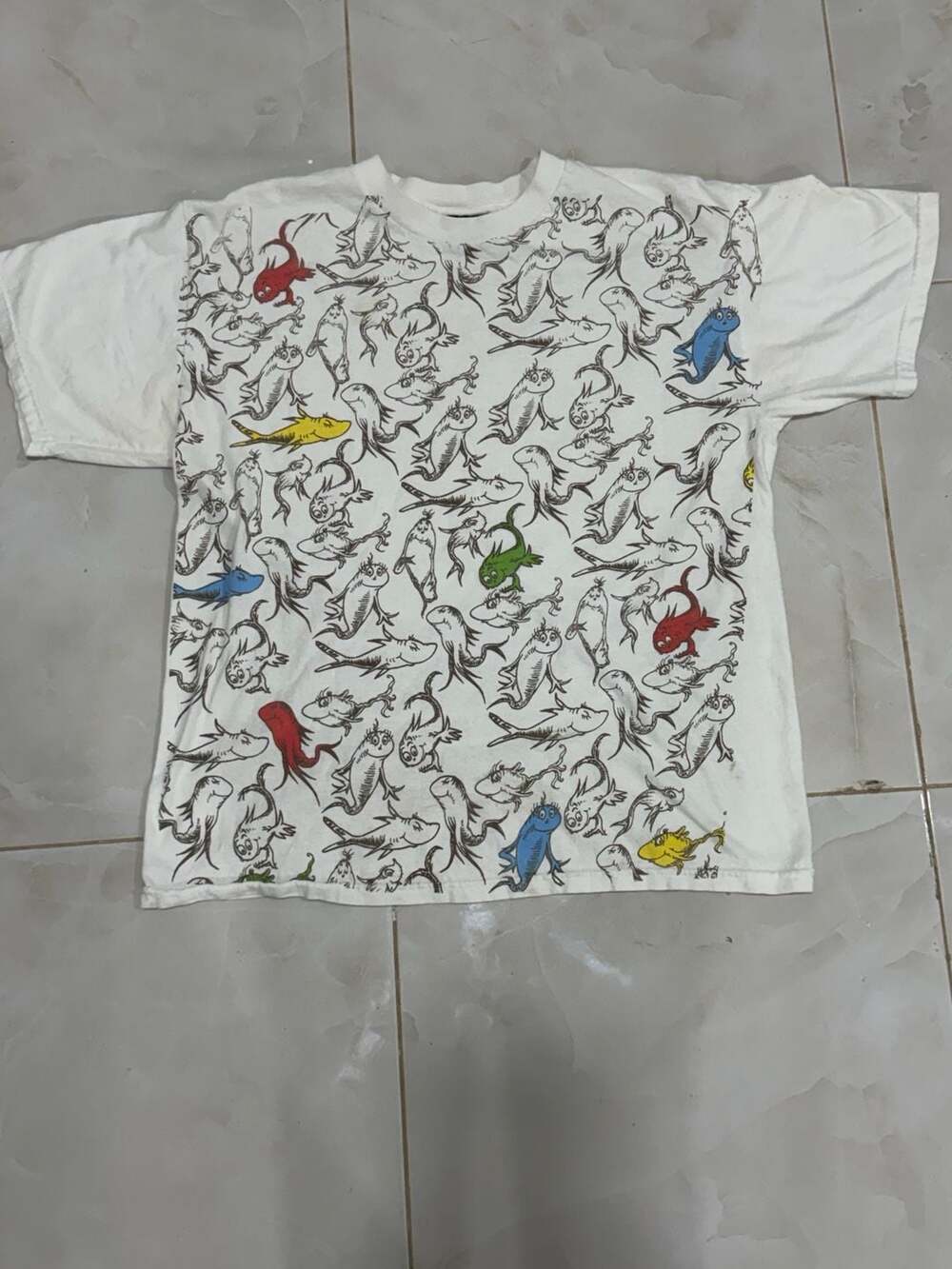 Vintage 2001 Dr. Seuss One Fish Two Fish All Over Print T-Shirt
